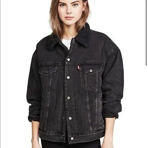LEVI’S PREMIUM SHERPA LINED DAD TRUCKER JACKET NEVER WORN TAGS ATTACHED